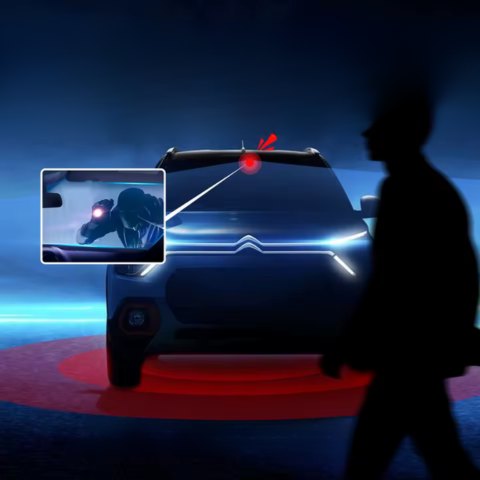 מצלמת רכב Ultra HD — מצלמת אבטחה כפולה ושלישית