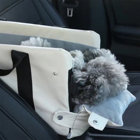 小型犬用自動車用バスケット — 車内の安全と快適さ