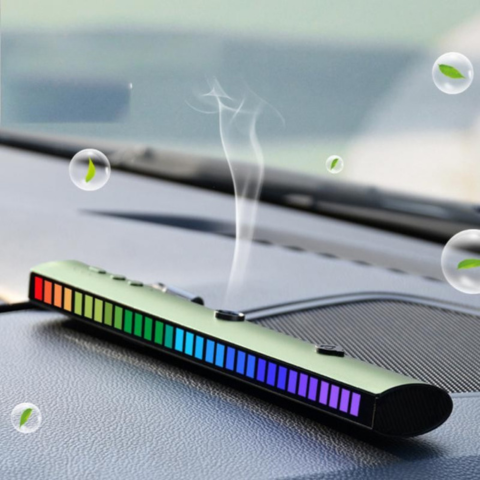 アロマディフューザー – LED照明と車内のフレッシュさ