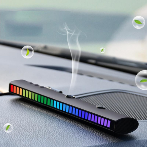 アロマディフューザー – LED照明と車内のフレッシュさ 